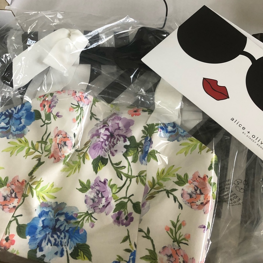 Alice & Olivia